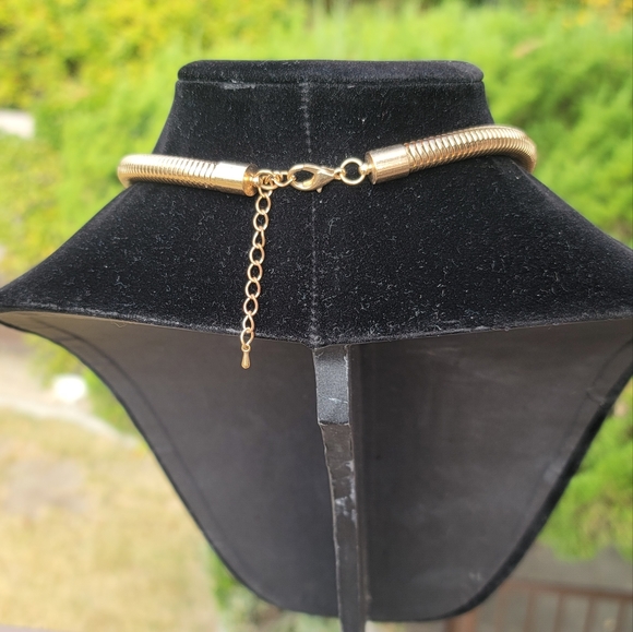 Vtg Gold Tone Necklace With Large Rhinestone Pendant - Picture 2 of 7